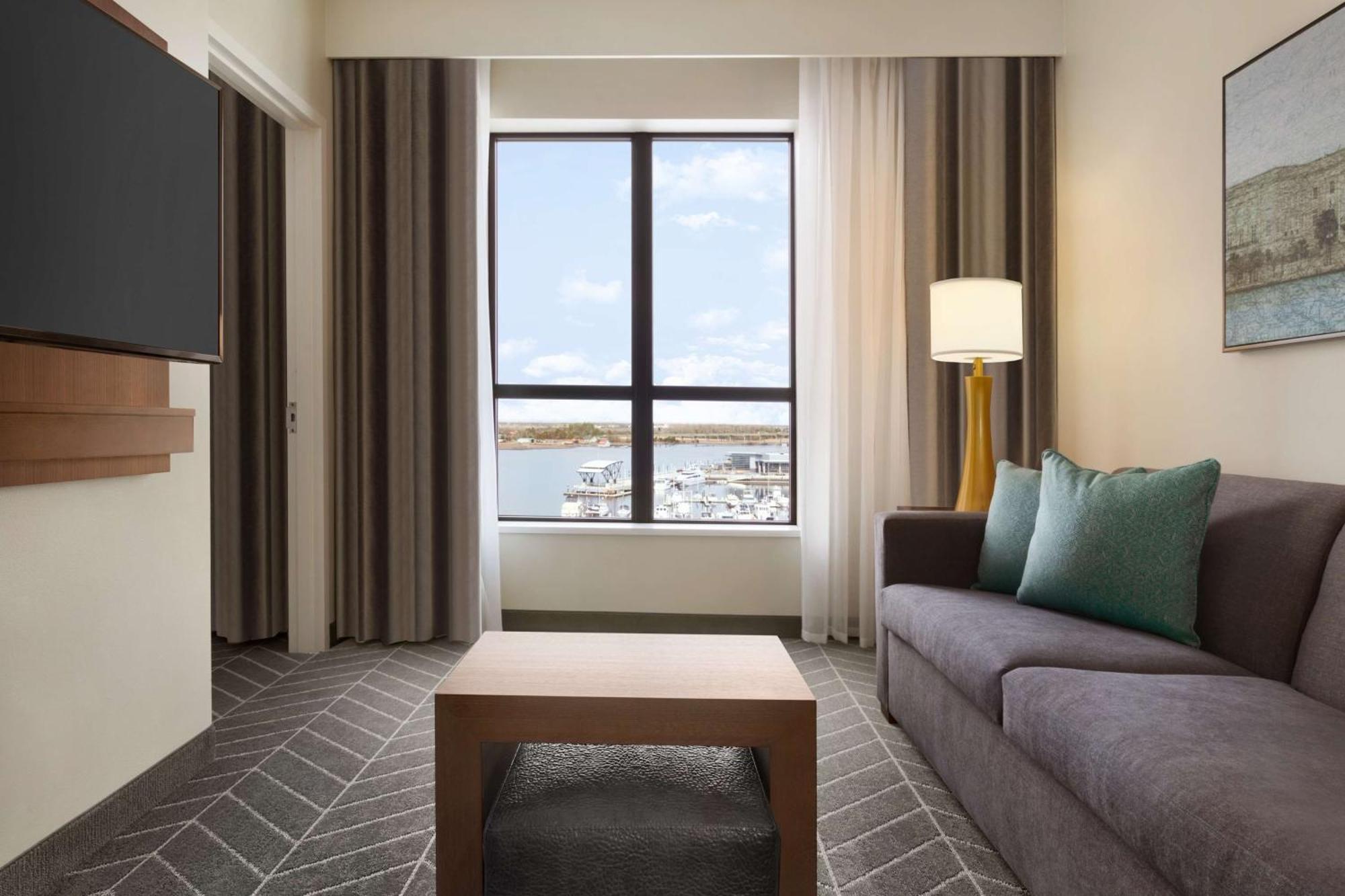 Embassy Suites By Hilton Wilmington Riverfront Dış mekan fotoğraf