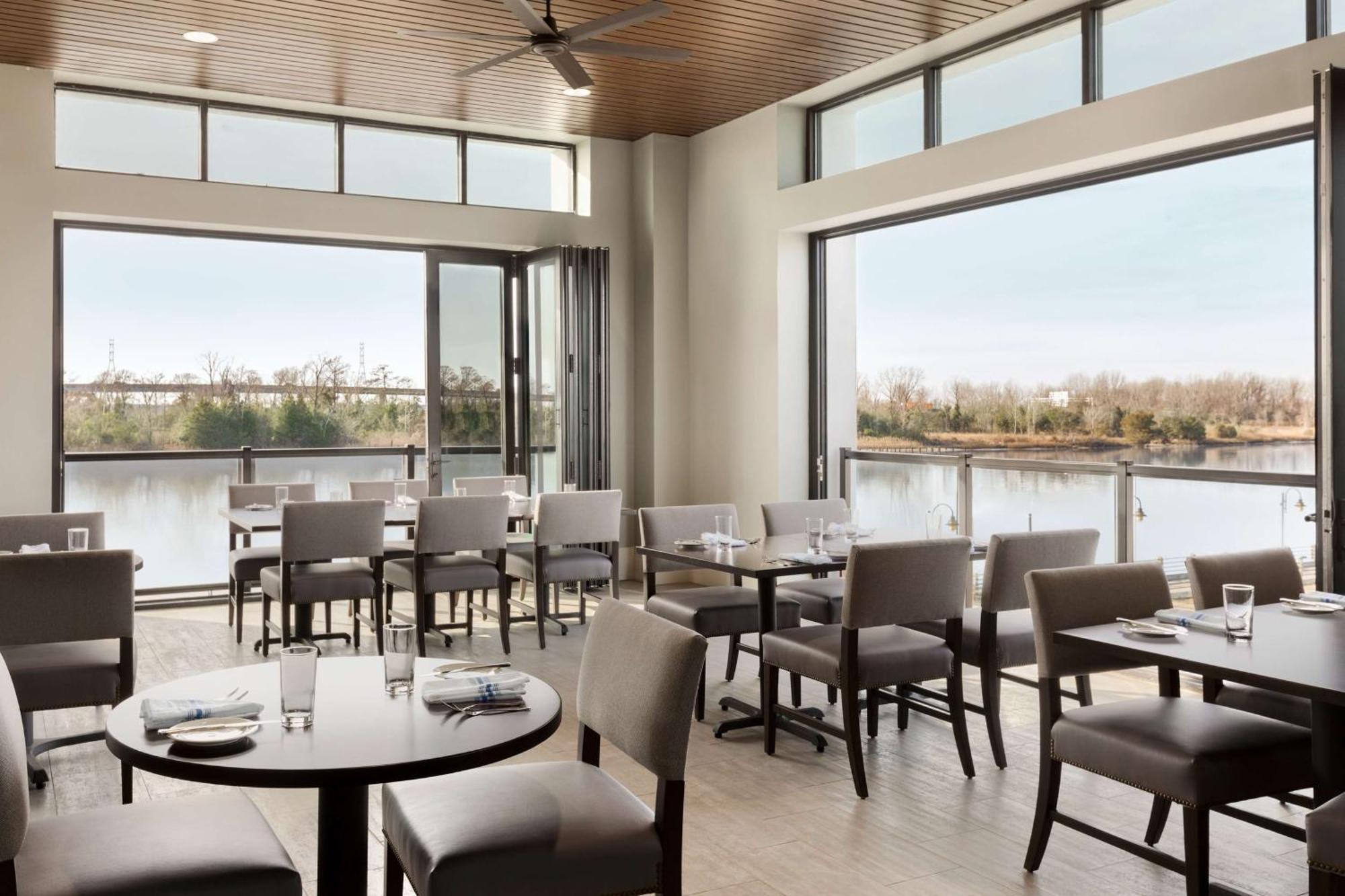 Embassy Suites By Hilton Wilmington Riverfront Dış mekan fotoğraf